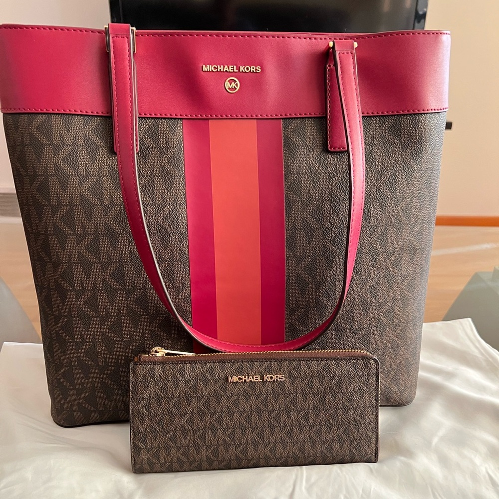 Michael Kors center stripe Morgan large tote.